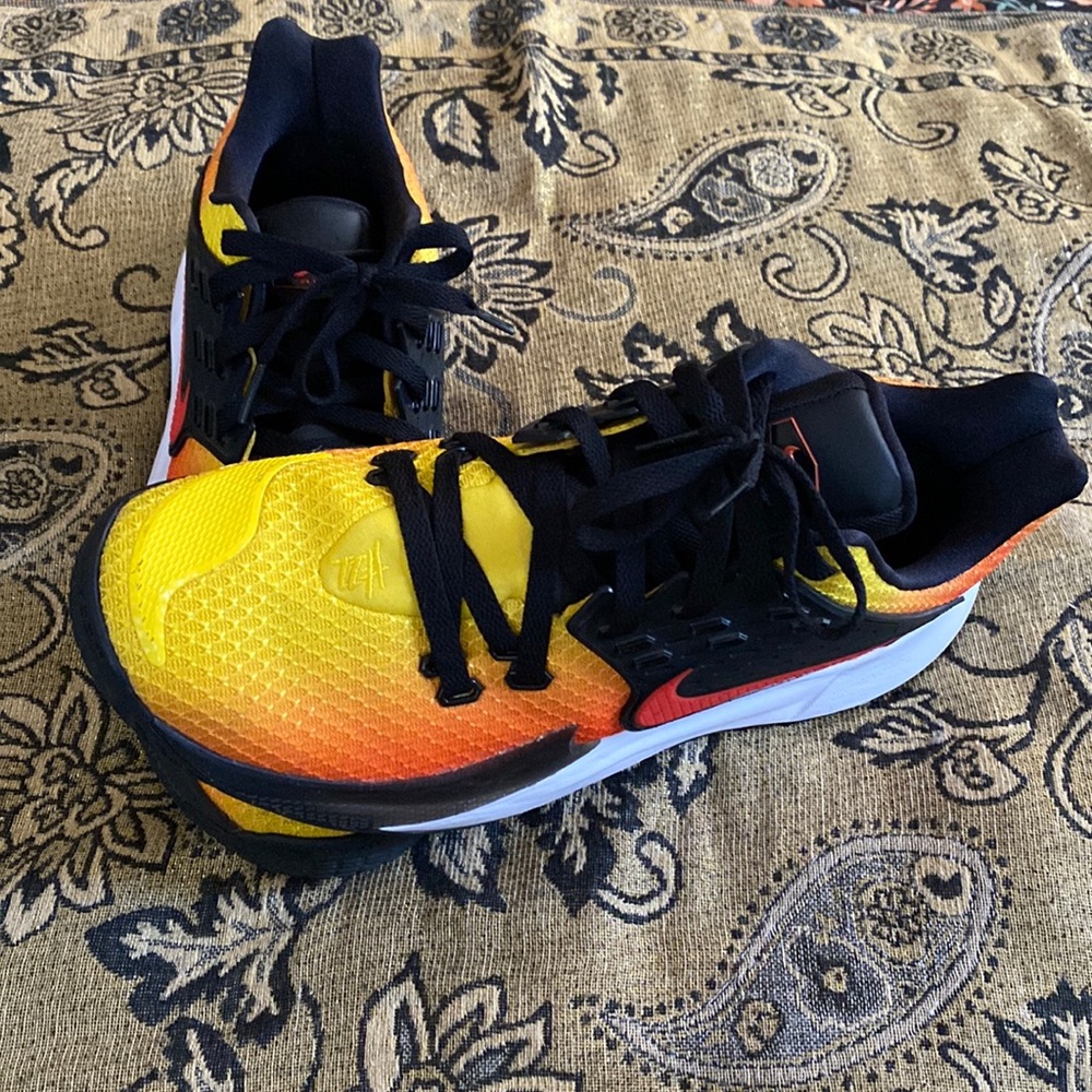 Men’s Kyrie air Nike shoes